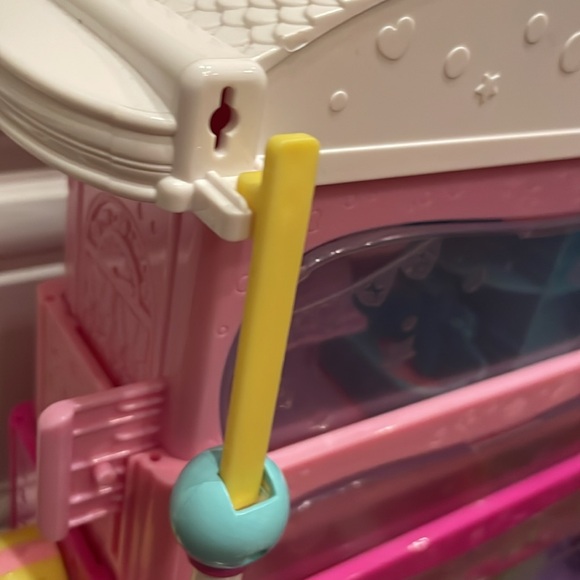 Shopkins Tall Mall with Carrying Case - Picture 9 of 9